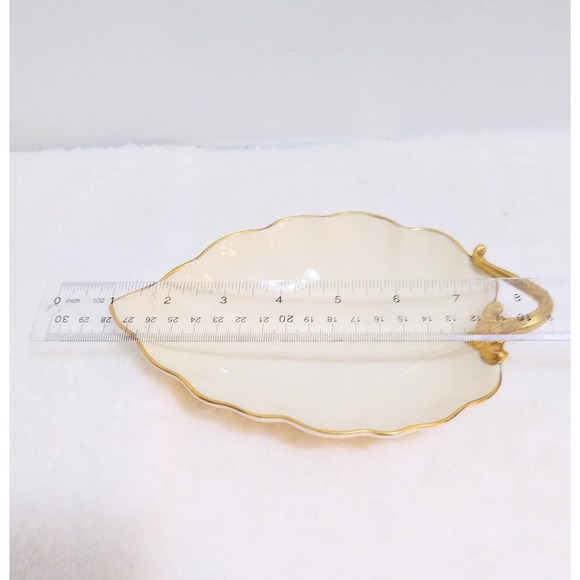 Lenox Procelian leaf gold trim dish - Picture 2 of 3